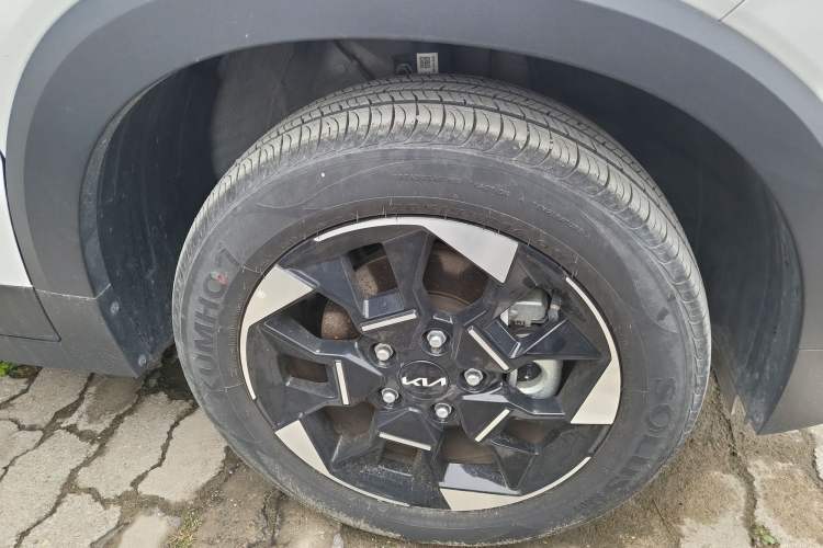 Used Kia Sonet 2024 1.5L Luxury Smart Edition Right Front Wheel Hub
