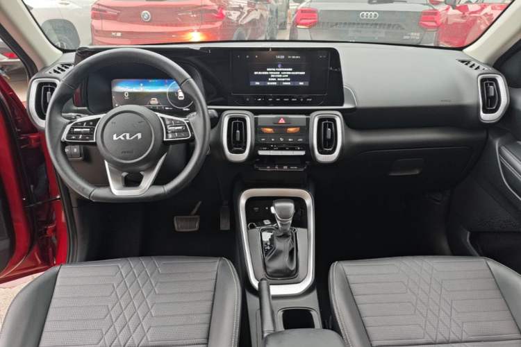 Used Kia Sonet 2024 1.5L Luxury Smart Edition Center Console