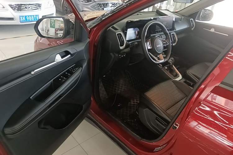 Used Kia Sonet 2024 1.5L Luxury Smart Edition Driver Seat