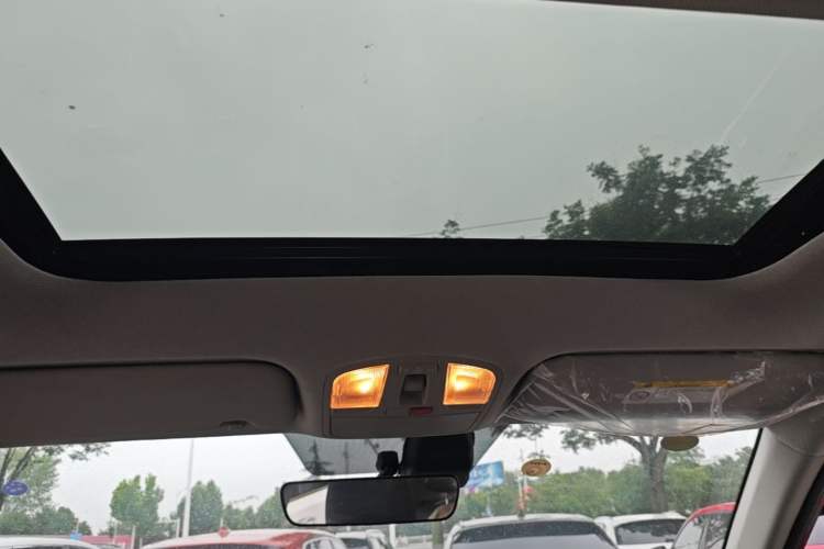 Used Kia Sonet 2024 1.5L Luxury Smart Edition Headliner