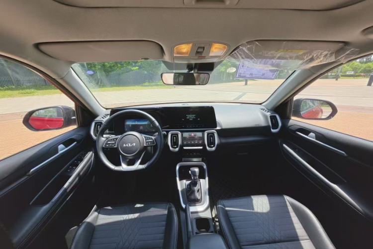 Used Kia Sonet 2024 1.5L Luxury Smart Edition Interior 2