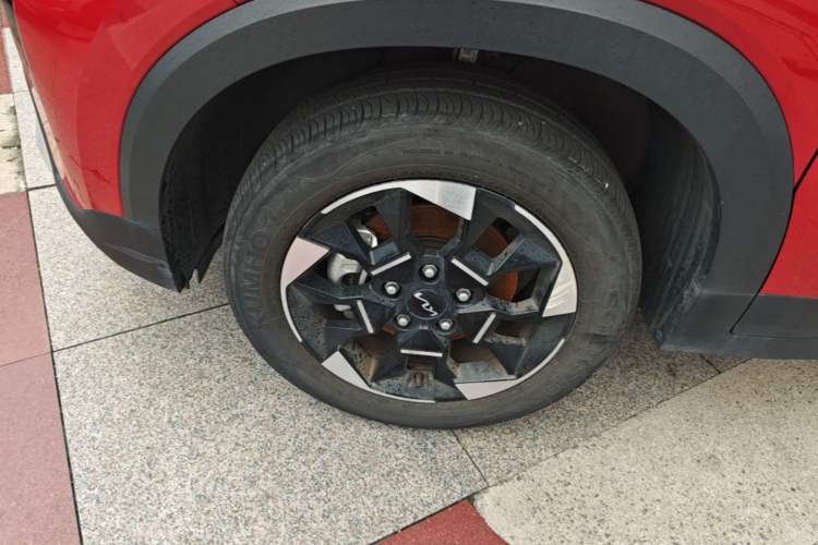 Used Kia Sonet 2024 1.5L Luxury Smart Edition Left Front Wheel Hub