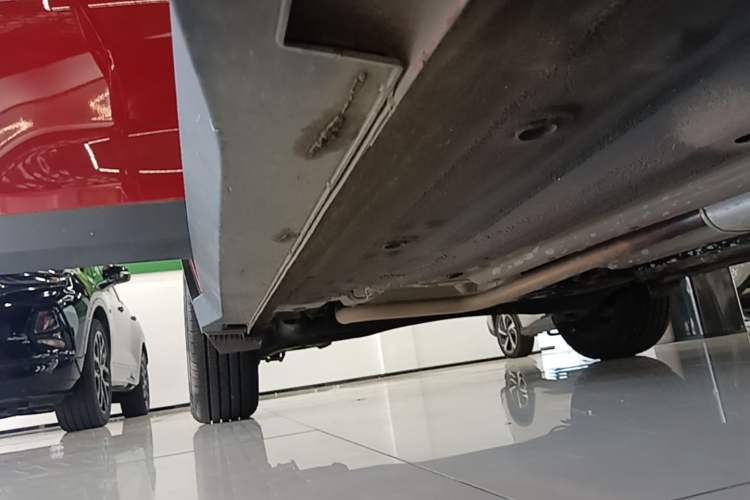 Used Kia Sonet 2024 1.5L Luxury Smart Edition Right Side Sill