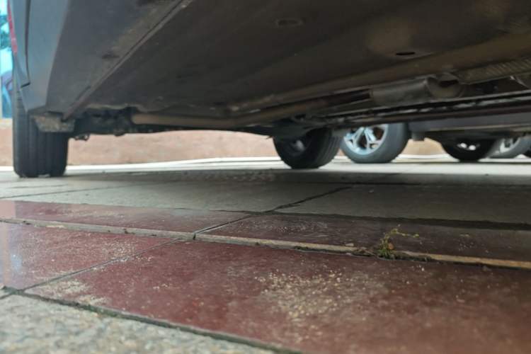 Used Kia Sonet 2024 1.5L Luxury Smart Edition Right Side Sill