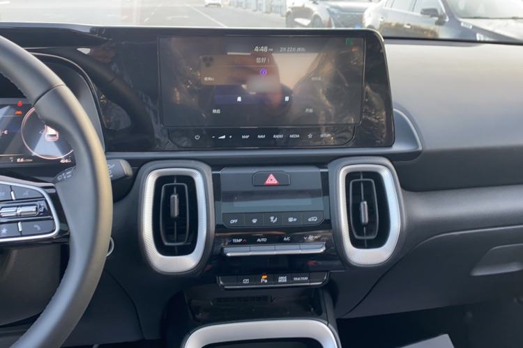 Used Kia Sonet 2024 1.5L Luxury Smart Edition Audio And AC Panel