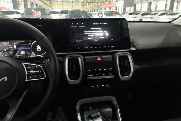Used Kia Sonet 2024 1.5L Luxury Smart Edition Audio And AC Panel