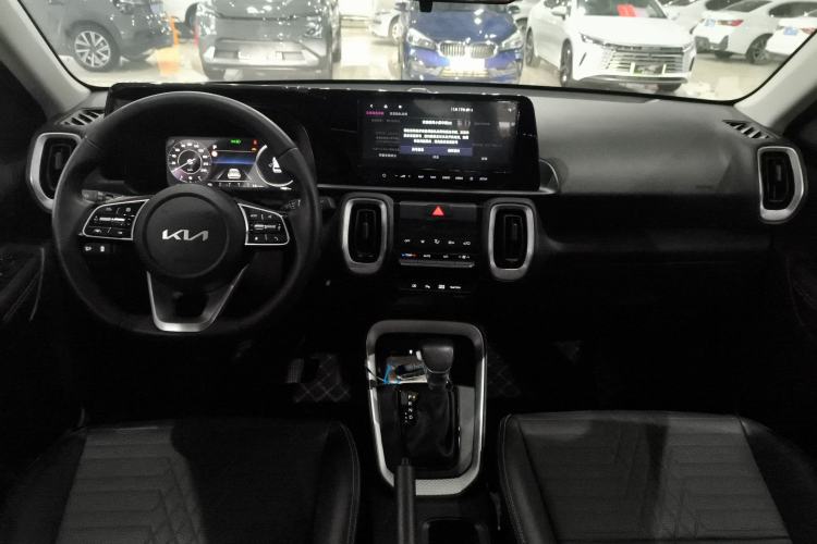 Used Kia Sonet 2024 1.5L Luxury Smart Edition Center Console