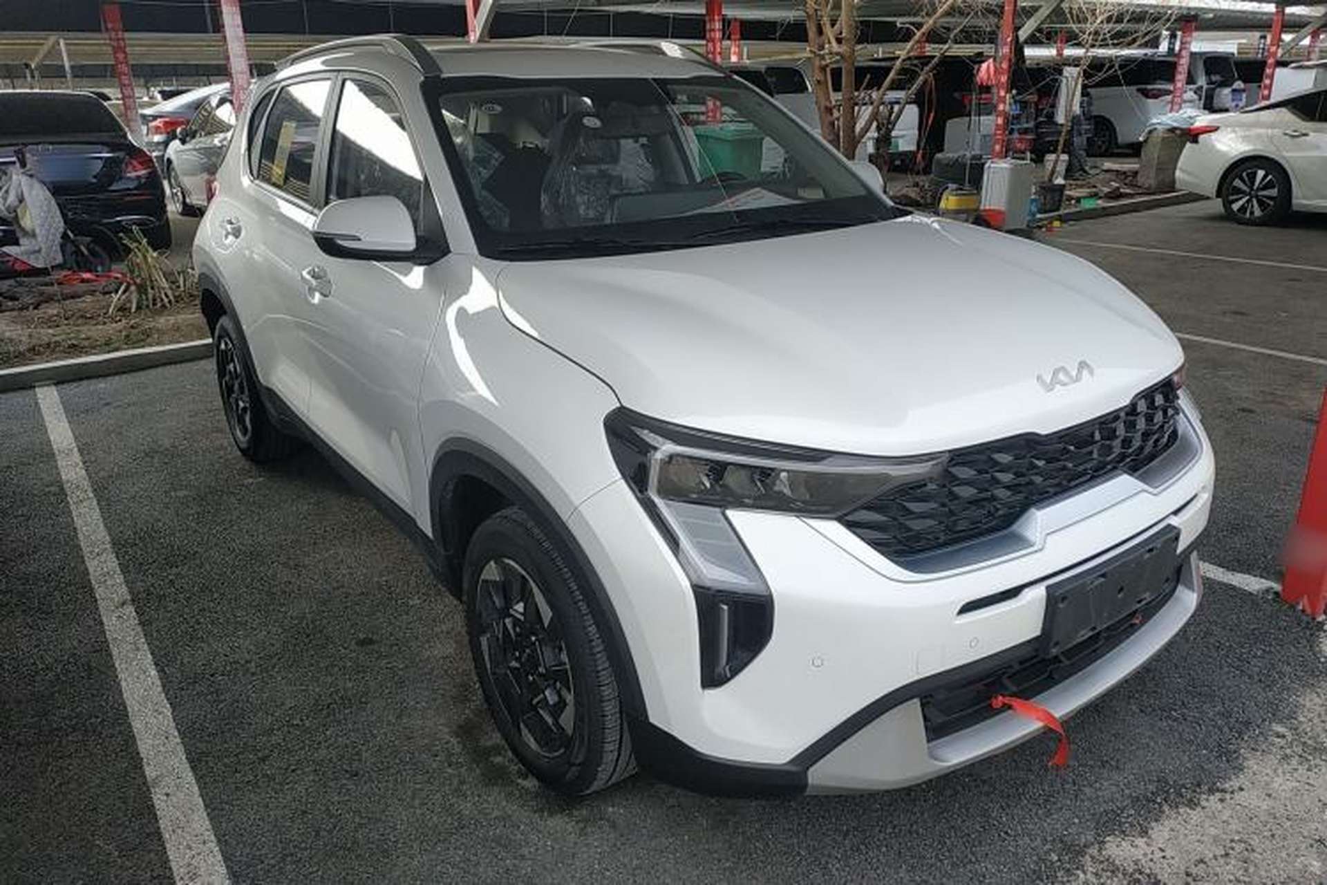 Used Kia Sonet 2024 1.5L Luxury Smart Edition Front Right 45 Deg