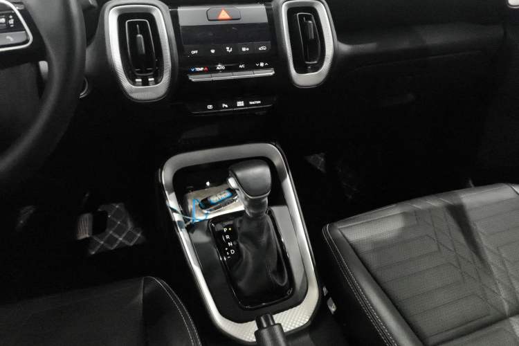 Used Kia Sonet 2024 1.5L Luxury Smart Edition Gear Lever