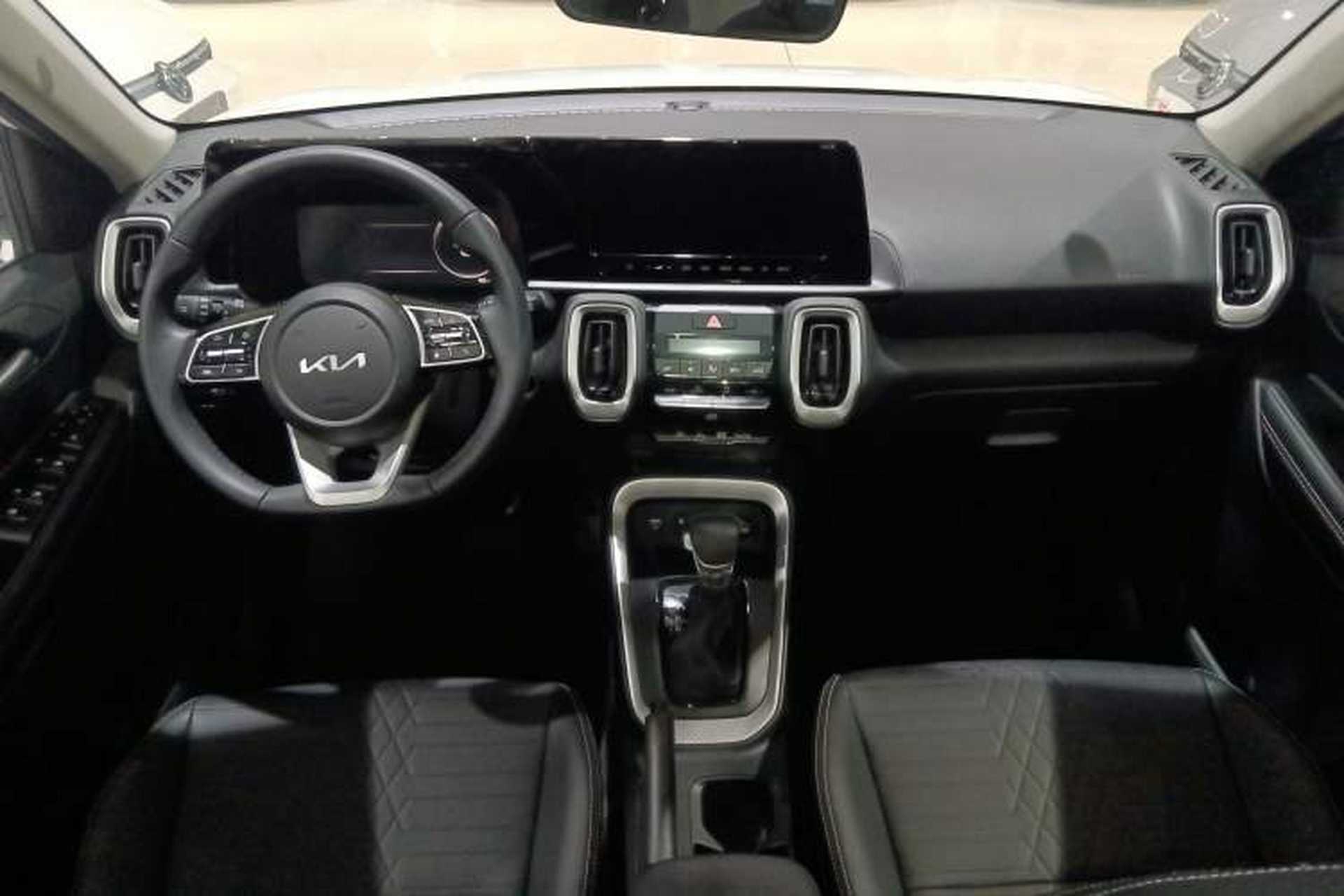 Used Kia Sonet 2024 1.5L Luxury Smart Edition Interior 2