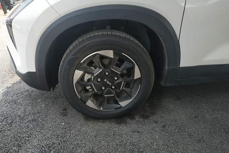 Used Kia Sonet 2024 1.5L Luxury Smart Edition Left Front Wheel Hub