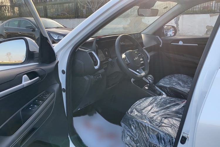 Used Kia Sonet 2024 1.5L Luxury Smart Edition Left Rear Seat