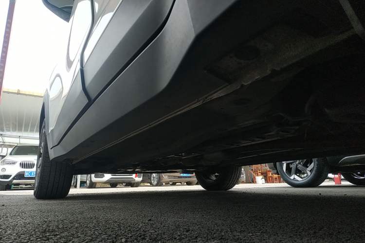 Used Kia Sonet 2024 1.5L Luxury Smart Edition Left Side Sill