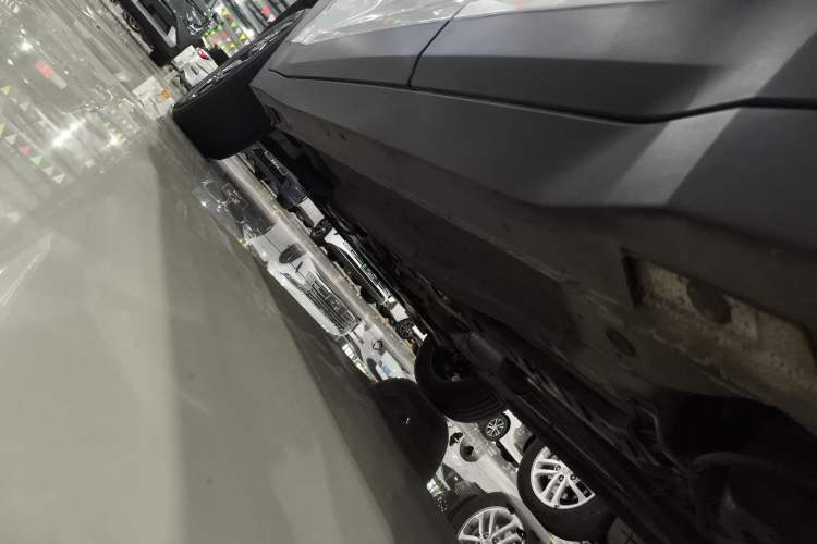 Used Kia Sonet 2024 1.5L Luxury Smart Edition Left Side Sill