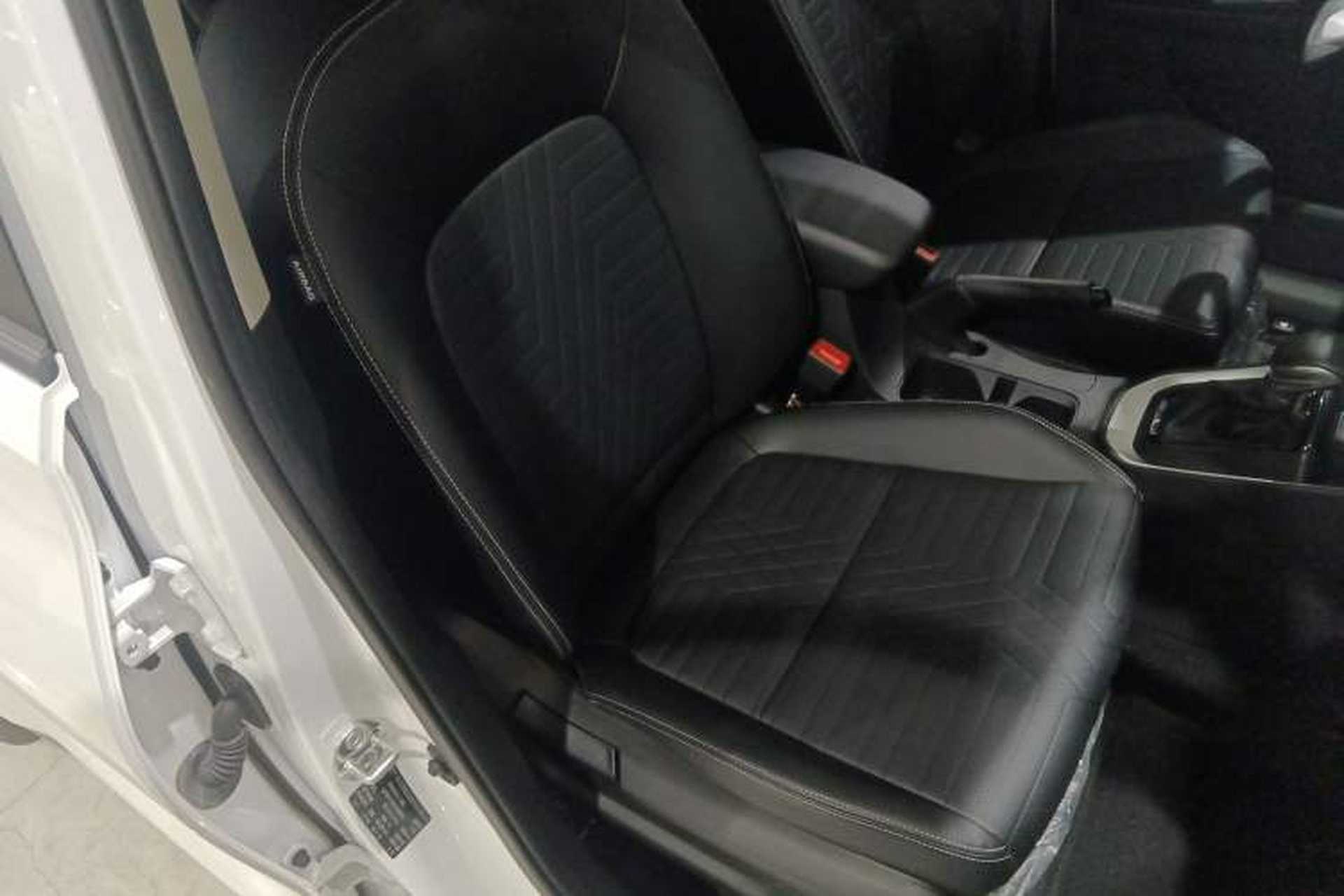 Used Kia Sonet 2024 1.5L Luxury Smart Edition Right Front Seat