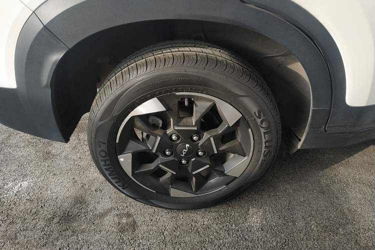 Used Kia Sonet 2024 1.5L Luxury Smart Edition Right Rear Wheel Hub