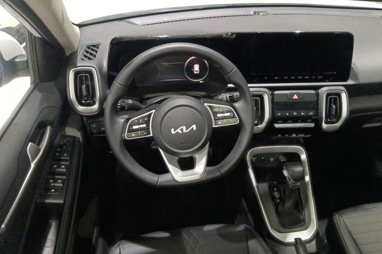 Used Kia Sonet 2024 1.5L Luxury Smart Edition Steering Wheel