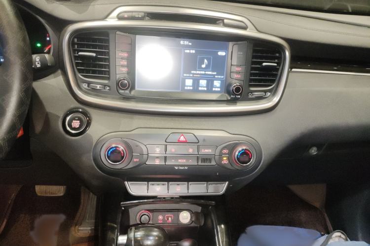 Used Kia Sorento 2015 Sorento L 2.4L Gasoline 4WD Elite Edition 5 Seats China IV Standard Audio And AC Panel