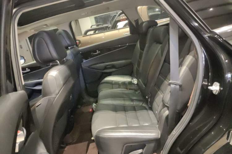 Used Kia Sorento 2015 Sorento L 2.4L Gasoline 4WD Elite Edition 5 Seats China IV Standard Interior 4