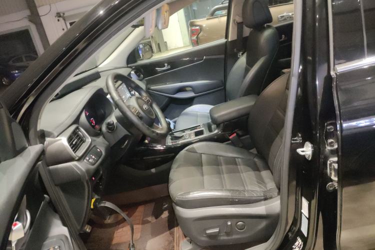 Used Kia Sorento 2015 Sorento L 2.4L Gasoline 4WD Elite Edition 5 Seats China IV Standard Left Front Seat
