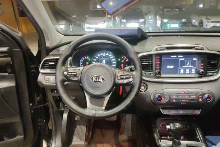 Used Kia Sorento 2015 Sorento L 2.4L Gasoline 4WD Elite Edition 5 Seats China IV Standard Steering Wheel