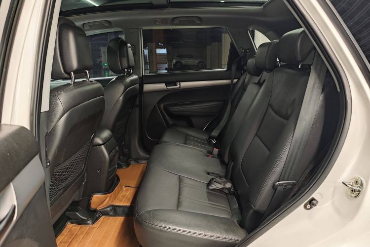 Used Kia Sorento 2013 2.2T 7-seat Diesel Luxury Edition Interior 3