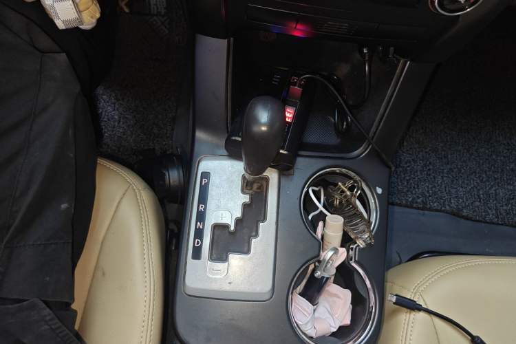 Used Kia Sorento 2009 2.4L Comfort Edition Gear Lever