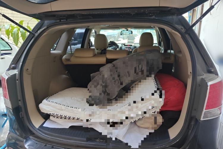 Used Kia Sorento 2009 2.4L Comfort Edition Trunk
