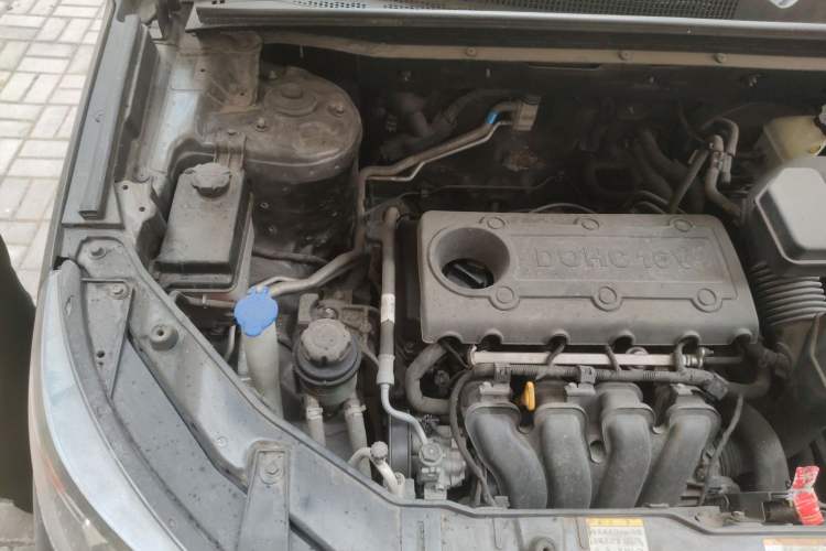 Used Kia Sorento 2009 2.4L Ultimate Edition Engine Bay Right