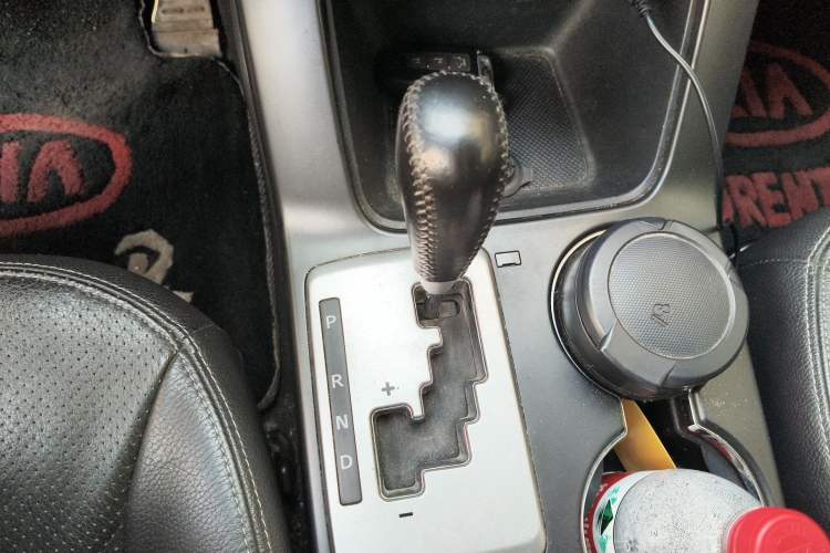 Used Kia Sorento 2009 2.4L Ultimate Edition Gear Lever