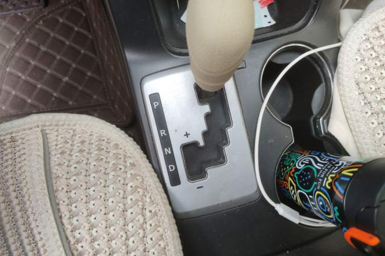 Used Kia Sorento 2009 2.4L Ultimate Edition Gear Lever
