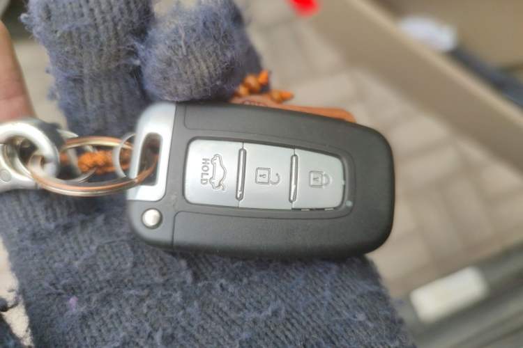 Used Kia Sorento 2009 2.4L Ultimate Edition Vehicle Key