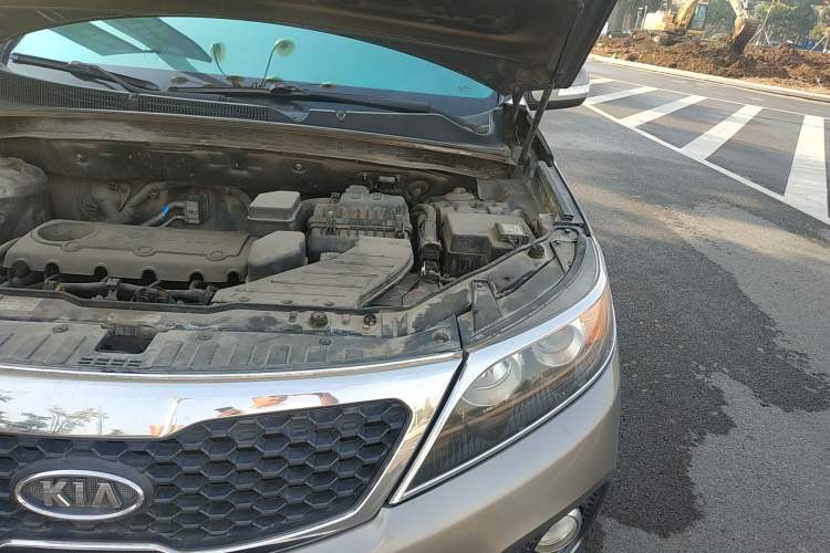 Used Kia Sorento 2009 2.4L Luxury Edition Engine Bay Left