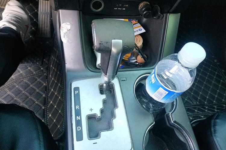 Used Kia Sorento 2009 2.4L Luxury Edition Gear Lever