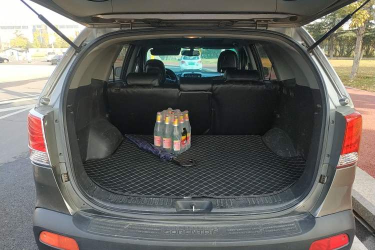 Used Kia Sorento 2009 2.4L Luxury Edition Trunk