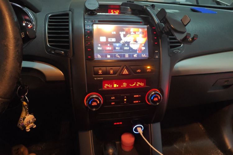 Used Kia Sorento 2009 2.4L Comfort Edition Audio And AC Panel