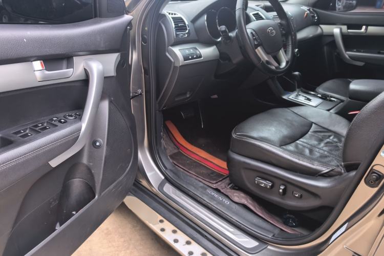 Used Kia Sorento 2009 2.4L Ultimate Edition Driver Seat