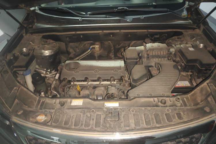 Used Kia Sorento 2009 2.4L Comfort Edition Engine Bay