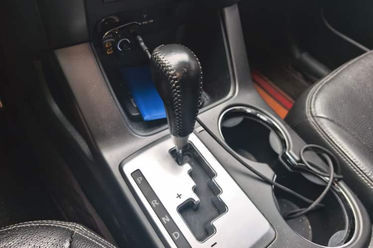 Used Kia Sorento 2009 2.4L Ultimate Edition Gear Lever