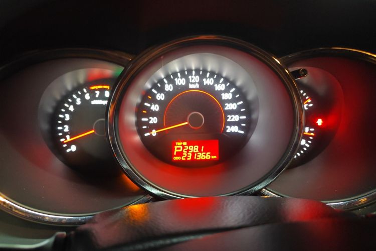 Used Kia Sorento 2009 2.4L Comfort Edition Instrument Cluster