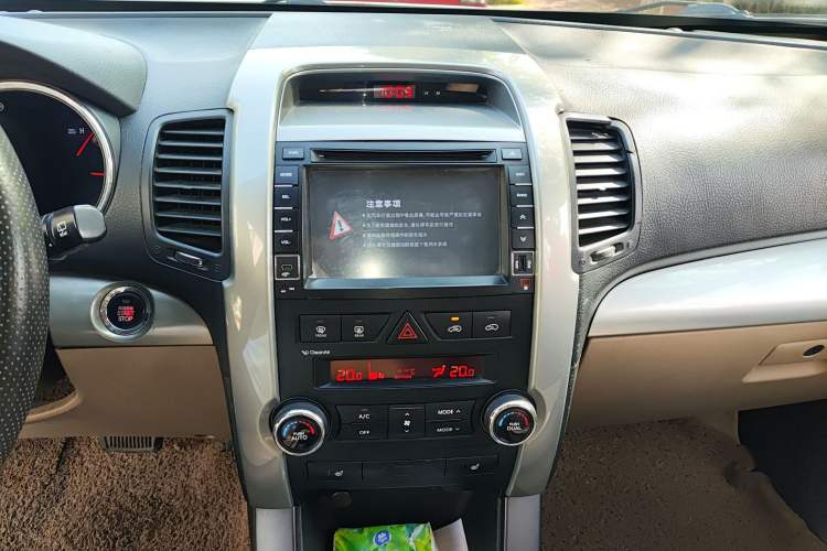 Used Kia Sorento 2009 2.4L Luxury Edition Audio And AC Panel