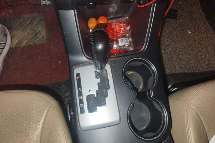 Used Kia Sorento 2009 2.4L Ultimate Edition Gear Lever