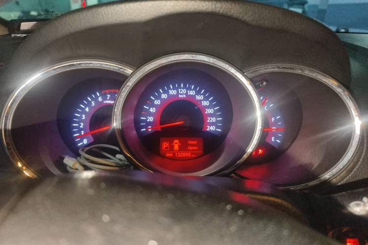 Used Kia Sorento 2009 2.4L Ultimate Edition Instrument Cluster