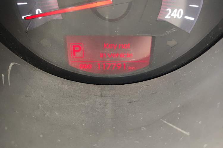 Used Kia Sorento 2009 2.4L Luxury Edition Odometer Close Up