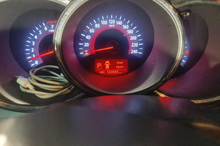 Used Kia Sorento 2009 2.4L Ultimate Edition Odometer Close Up