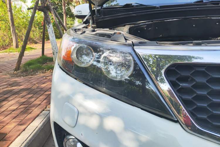 Used Kia Sorento 2009 2.4L Luxury Edition Right Front Headlight