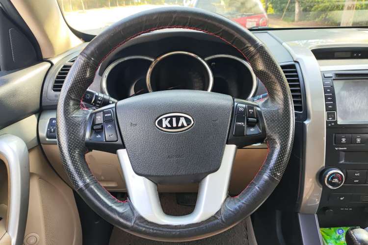 Used Kia Sorento 2009 2.4L Luxury Edition Steering Wheel
