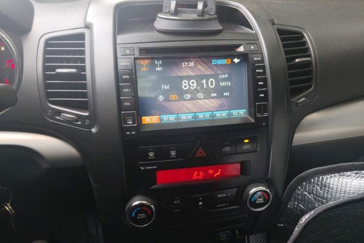 Used Kia Sorento 2009 2.4L Comfort Edition Audio And AC Panel