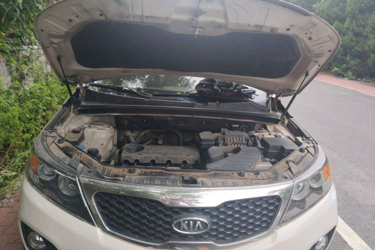 Used Kia Sorento 2009 2.4L Comfort Edition Engine Bay