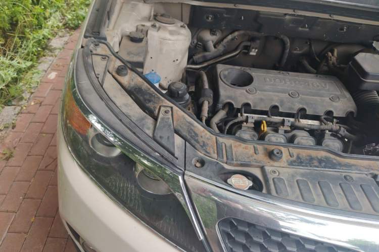 Used Kia Sorento 2009 2.4L Comfort Edition Engine Bay Right